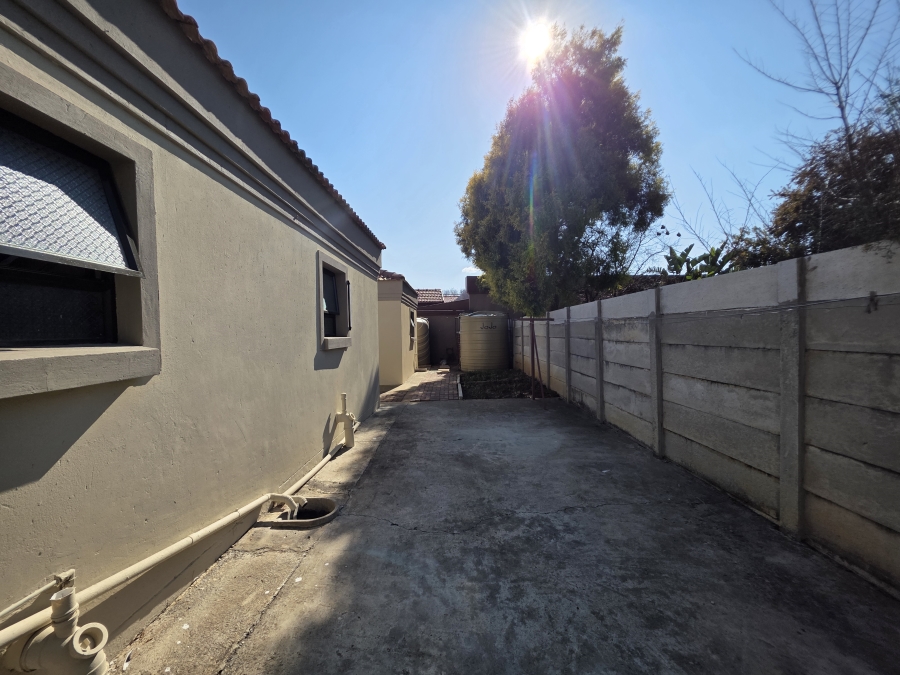 4 Bedroom Property for Sale in Flamingo Park Free State